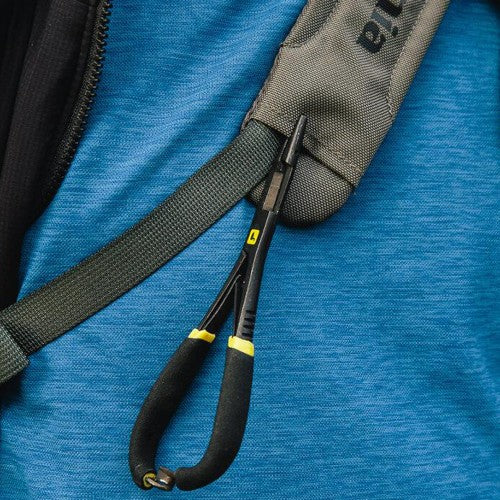 https://www.zefixflyfishing.de/wp-content/uploads/2021/06/Rogue_Mitten_Scissor_Clamps.jpg